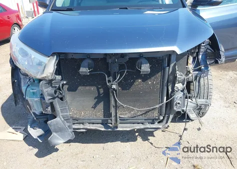 2016 Toyota Highlander Xle V6 z USA, uszkodzony, nr VIN 5TDJKRFH1GS354651